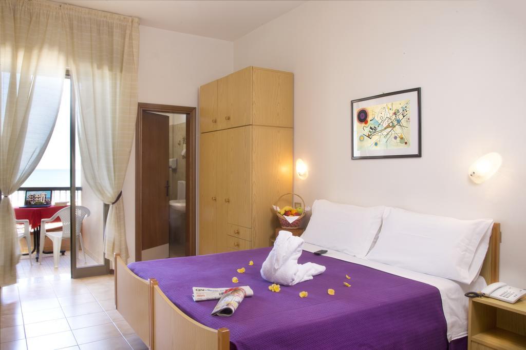 Hotel Usa Rimini Zimmer foto